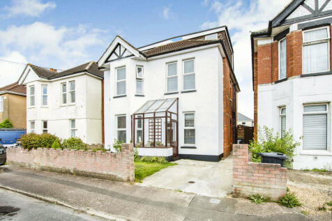 6 bedroom detached house for sale