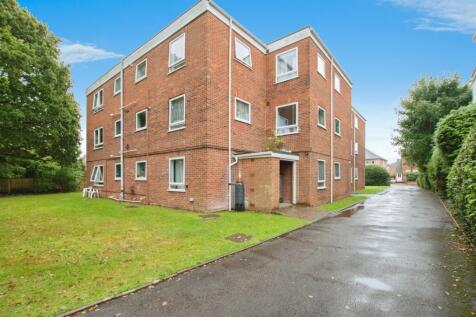 2 bedroom ground floor flat for sale