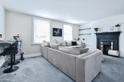 1 bedroom maisonette for sale
