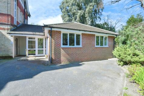 2 bedroom terraced bungalow for sale