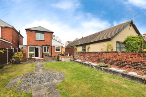 2 bedroom detached house for sale