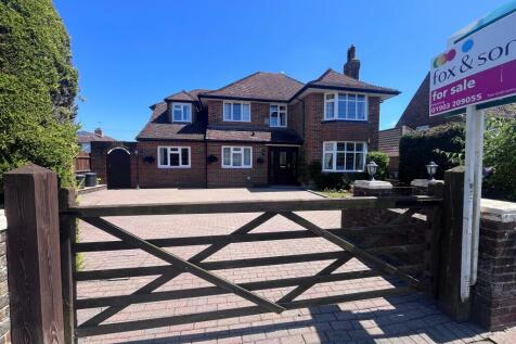 6 bedroom detached house for sale