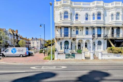 2 bedroom ground floor flat for sale