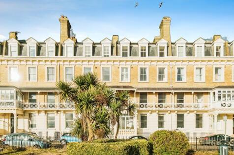 Studio flat for sale