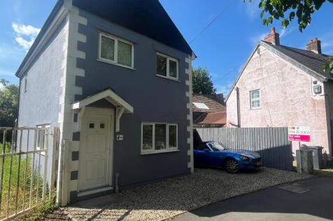 2 bedroom detached house for sale