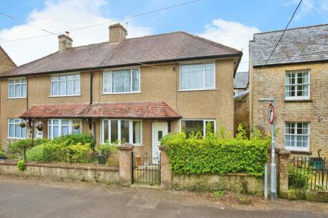 2 bedroom semi-detached house for sale