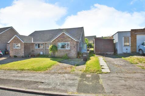 2 bedroom semi-detached bungalow for sale