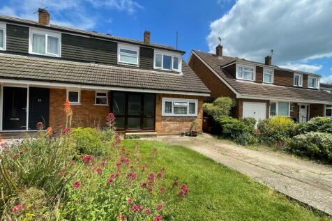 4 bedroom semi-detached house for sale