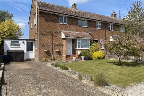 3 bedroom end of terrace house for sale