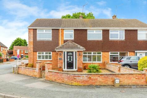 5 bedroom semi-detached house for sale