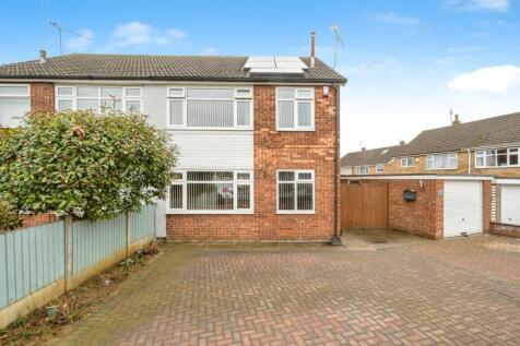 3 bedroom semi-detached house for sale