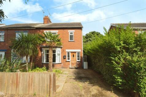 Semi-detached house for sale