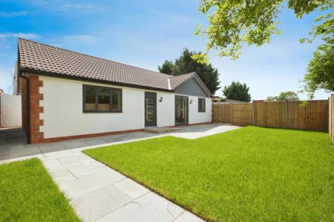 2 bedroom detached bungalow for sale