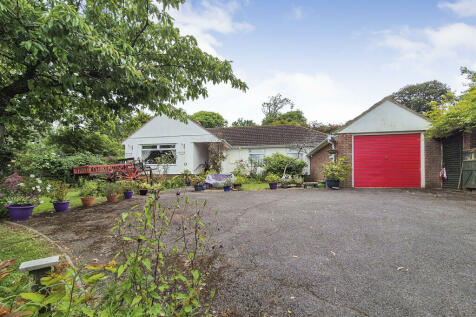 3 bedroom detached bungalow for sale