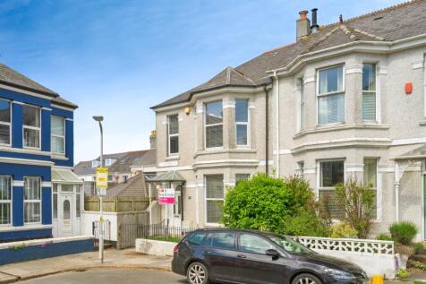 4 bedroom end of terrace house for sale