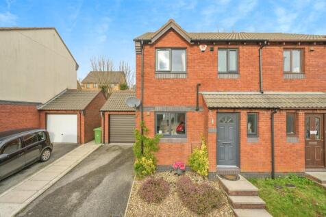 3 bedroom semi-detached house for sale