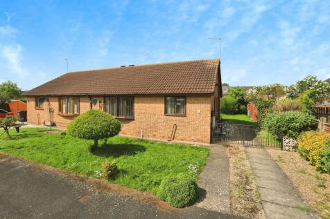 2 bedroom semi-detached bungalow for sale