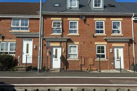 4 bedroom terraced house for sale