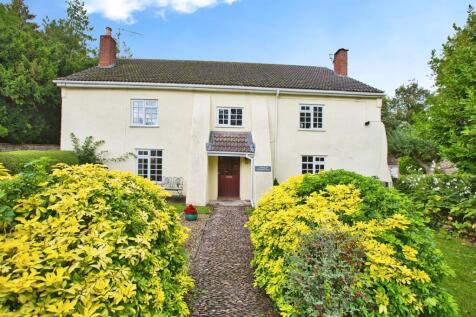 6 bedroom detached house for sale