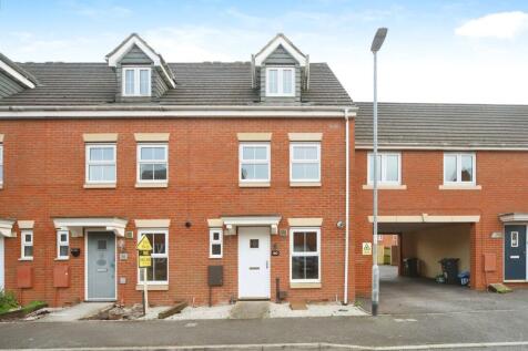 3 bedroom end of terrace house for sale