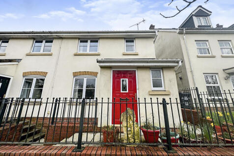 2 bedroom end of terrace house for sale
