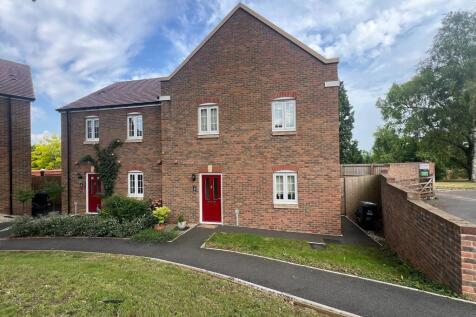 3 bedroom semi-detached house for sale