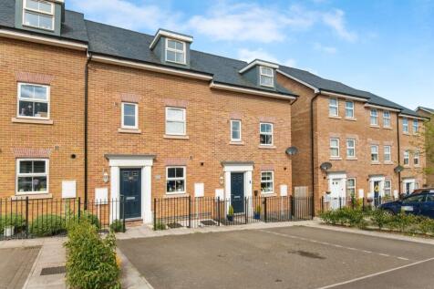 4 bedroom terraced house for sale