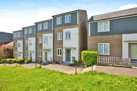 3 bedroom town house for sale