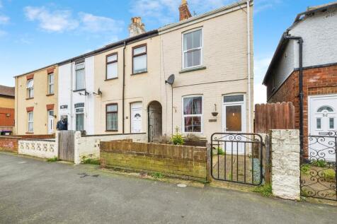 3 bedroom end of terrace house for sale