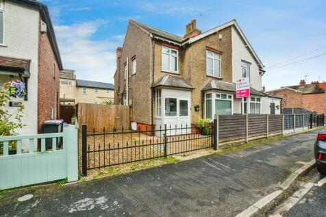 4 bedroom semi-detached house for sale