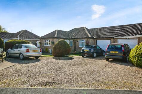 2 bedroom semi-detached bungalow for sale