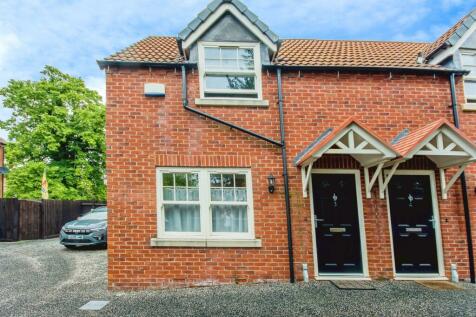 2 bedroom semi-detached house for sale