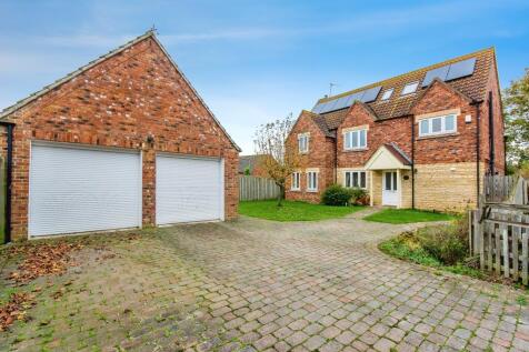 5 bedroom detached house for sale