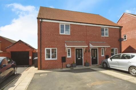 3 bedroom semi-detached house for sale
