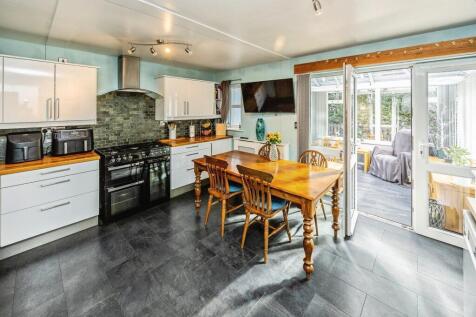 4 bedroom town house for sale