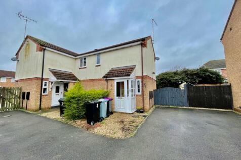 2 bedroom semi-detached house for sale