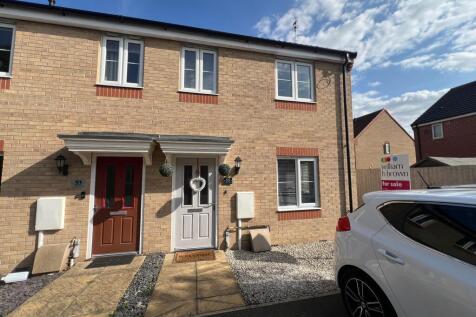 3 bedroom end of terrace house for sale