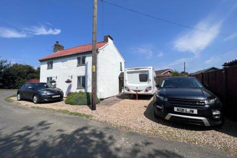 2 bedroom detached house for sale