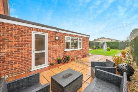 3 bedroom detached bungalow for sale