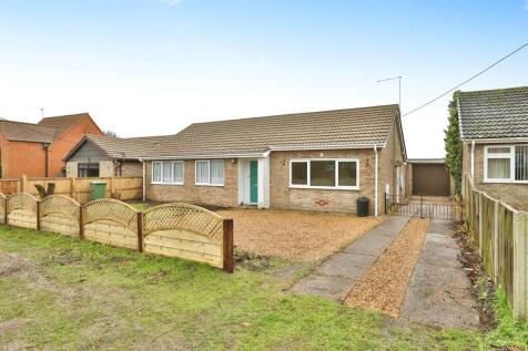 3 bedroom detached bungalow for sale