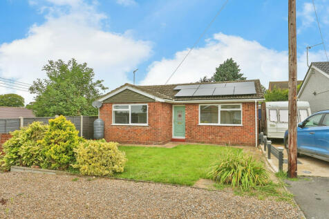 2 bedroom detached bungalow for sale