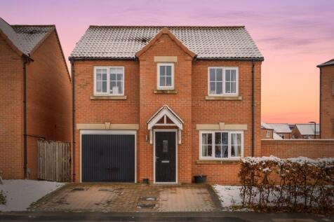 4 bedroom detached house for sale
