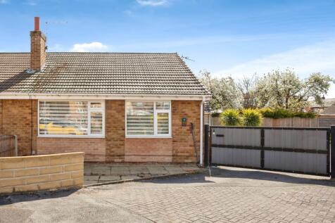 2 bedroom semi-detached bungalow for sale