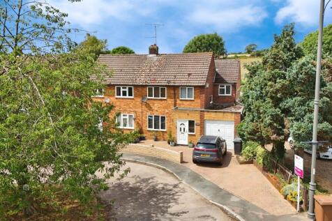 4 bedroom semi-detached house for sale