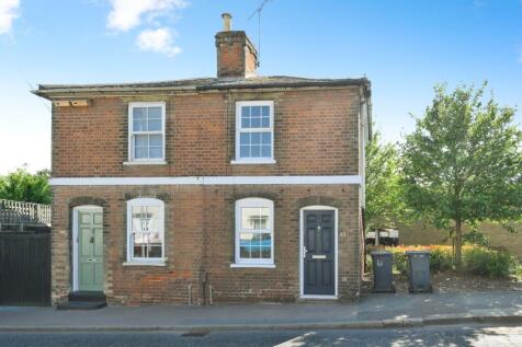 2 bedroom semi-detached house for sale