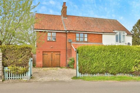 5 bedroom semi-detached house for sale