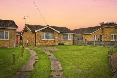 2 bedroom detached bungalow for sale