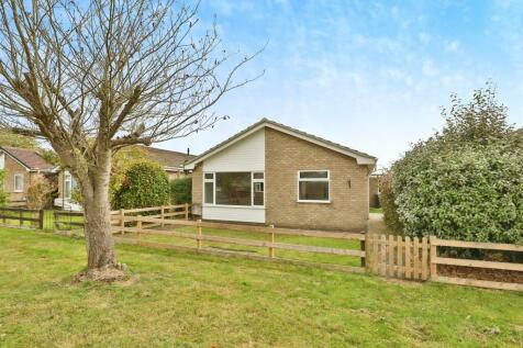 2 bedroom detached bungalow for sale