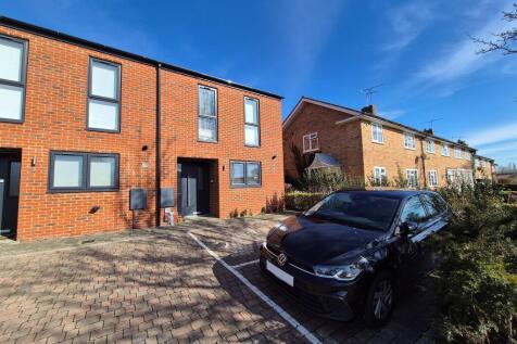 2 bedroom end of terrace house for sale