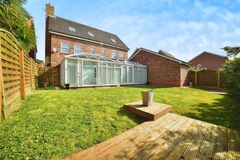 5 bedroom detached house for sale